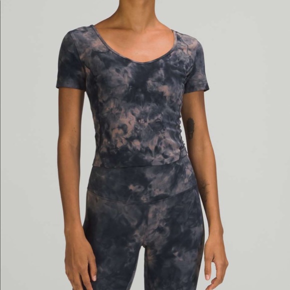 NWT 2 pieces Align shorts Diamond dyed, size 12 shorts and 12 short sle… - Picture 1 of 14